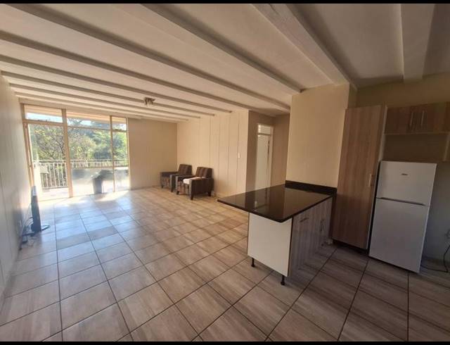 2 BEDROOM APARTMENT FOR SALE IN LYNNWOOD GLEN